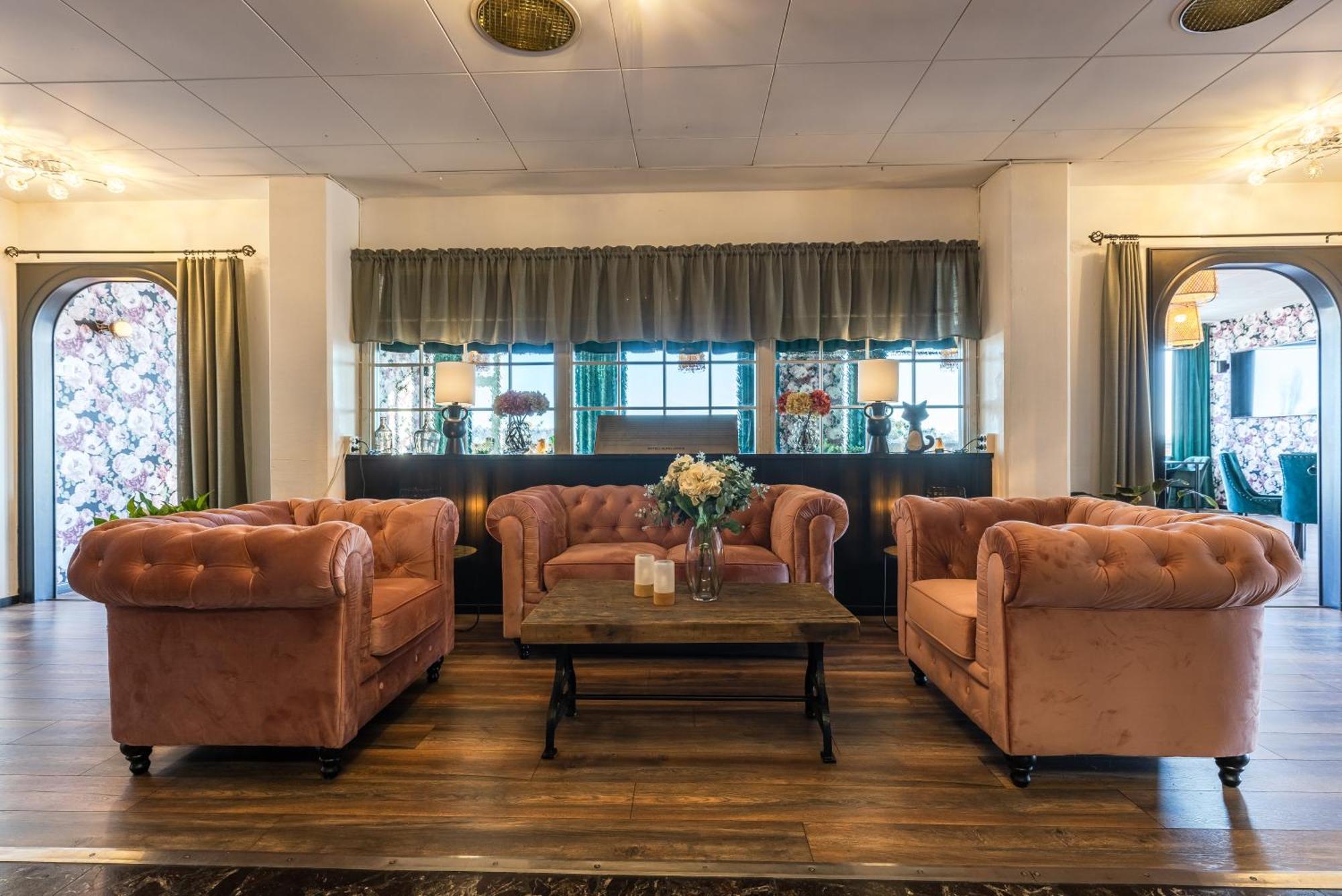 Hotell Kung Goesta By First Mora Bagian luar foto