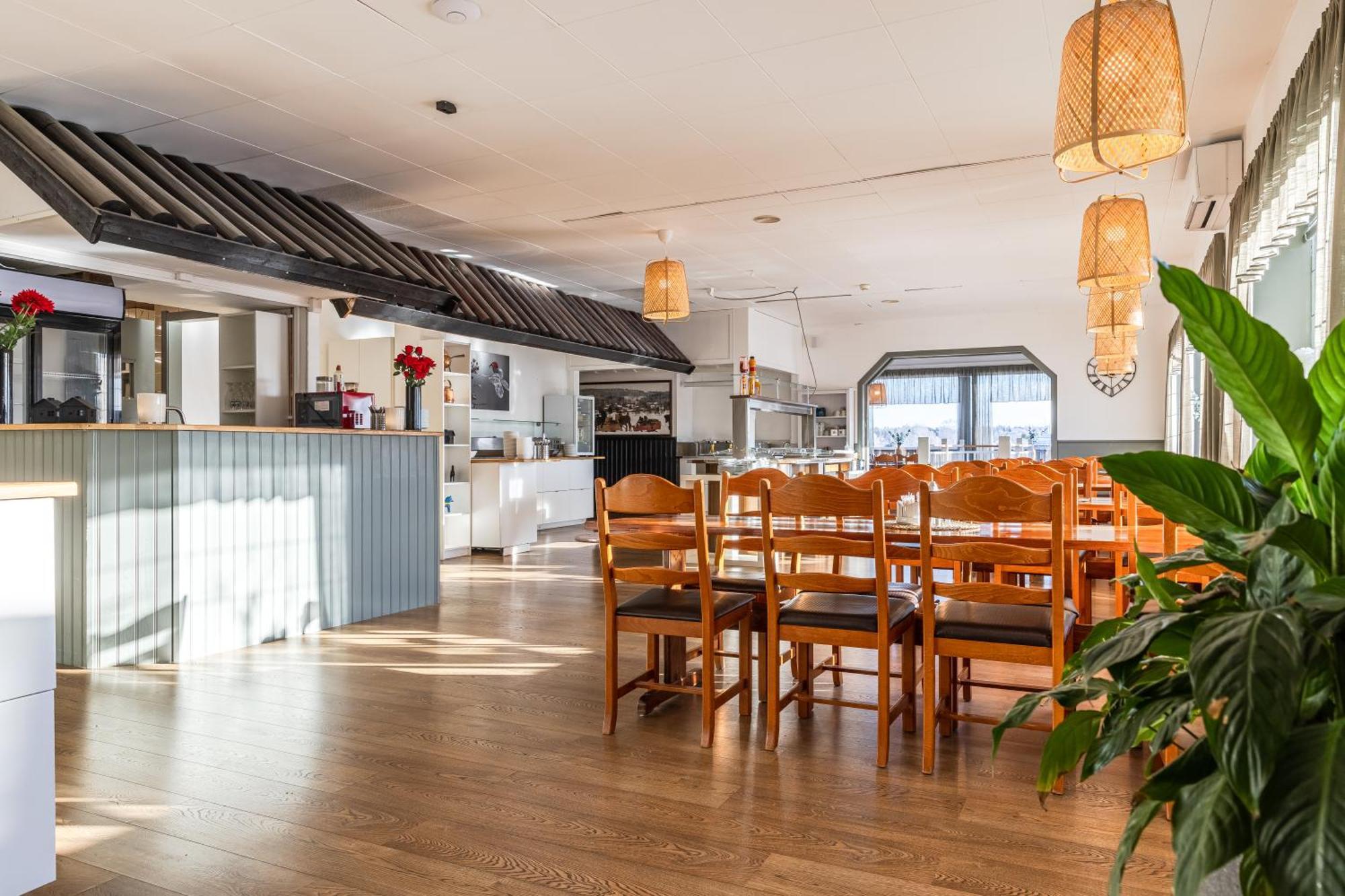 Hotell Kung Goesta By First Mora Bagian luar foto
