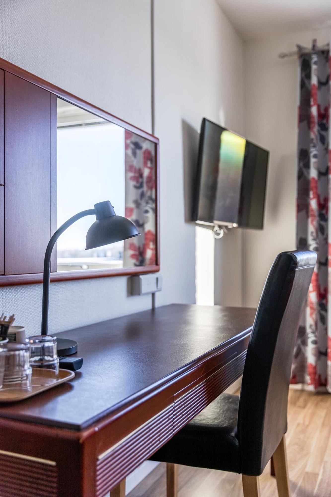Hotell Kung Goesta By First Mora Bagian luar foto
