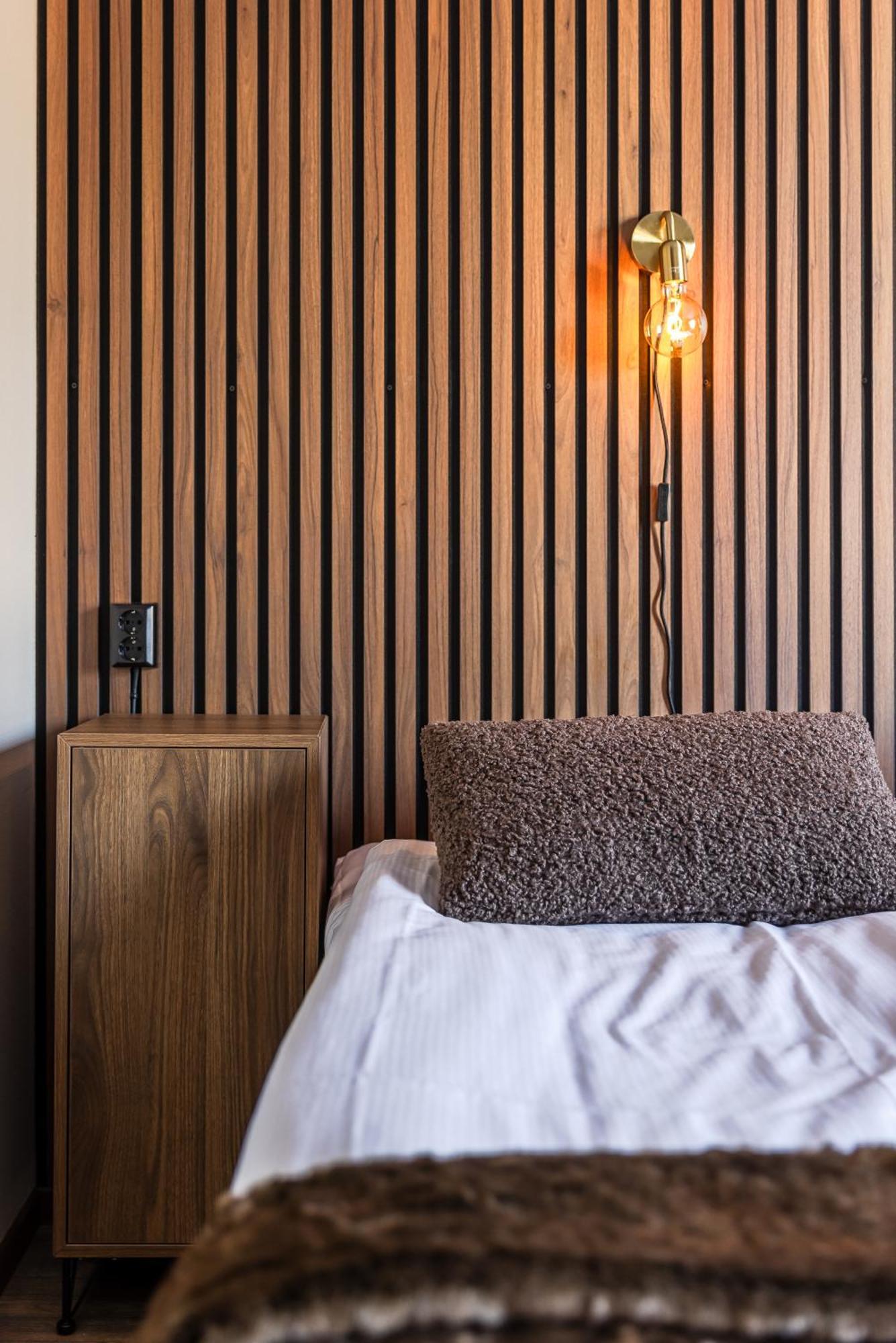 Hotell Kung Goesta By First Mora Bagian luar foto