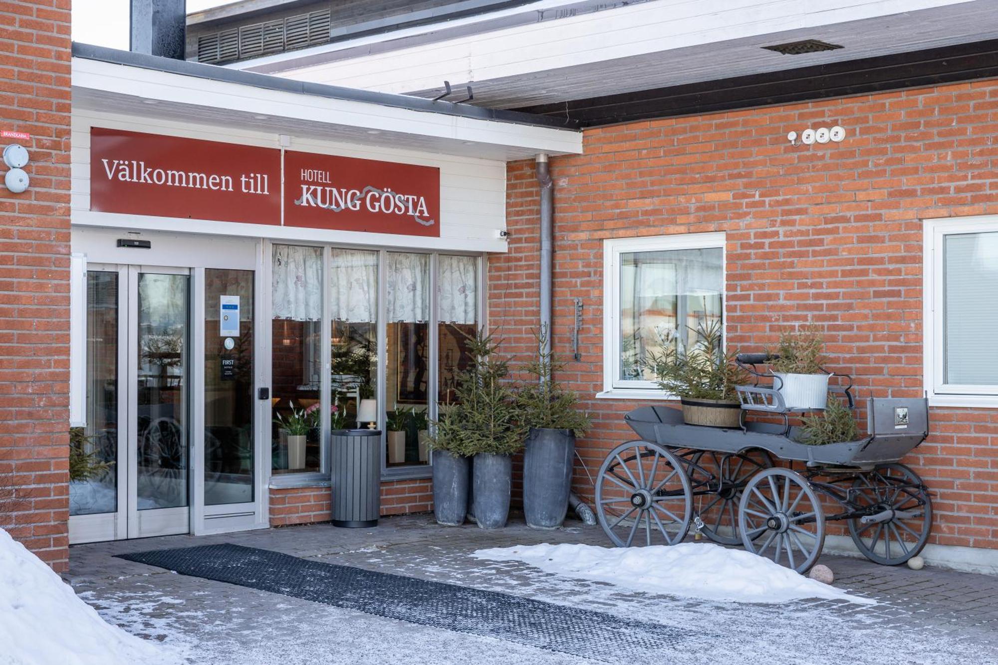 Hotell Kung Goesta By First Mora Bagian luar foto