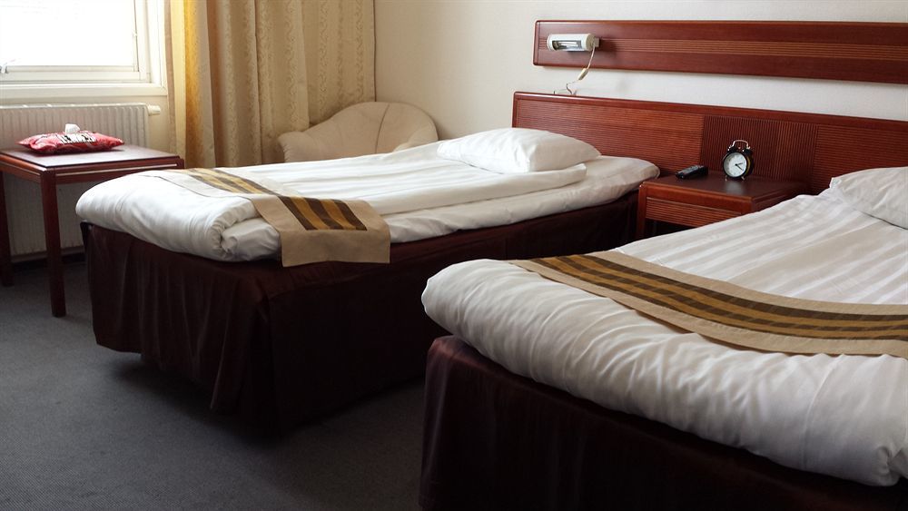 Hotell Kung Goesta By First Mora Bagian luar foto
