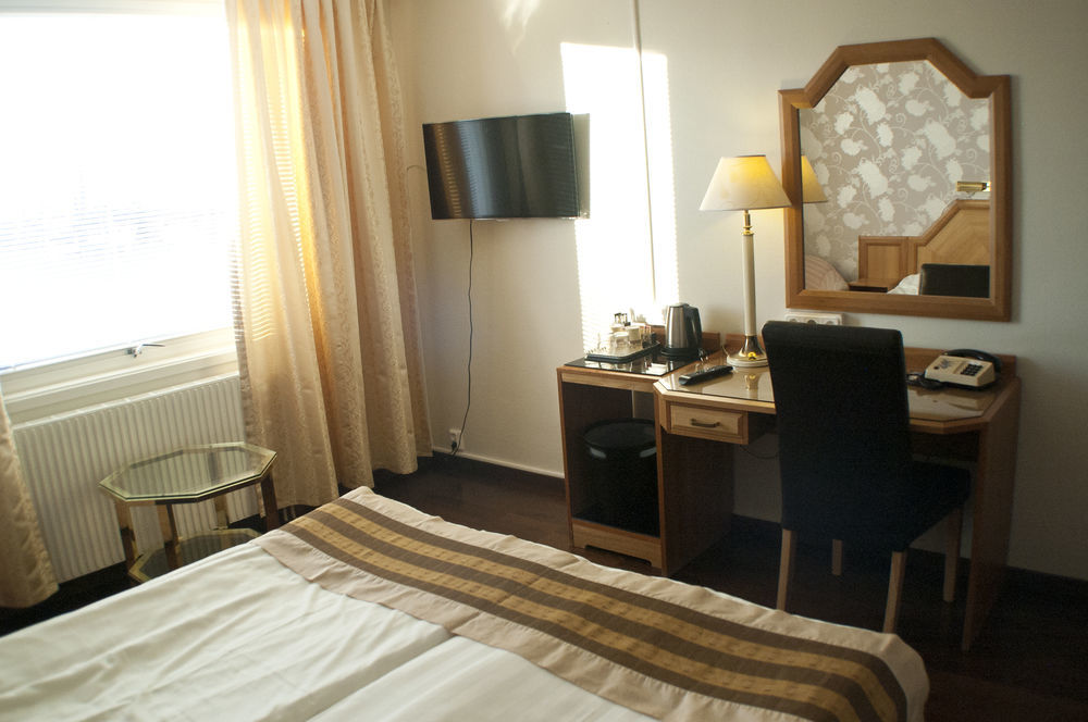 Hotell Kung Goesta By First Mora Bagian luar foto