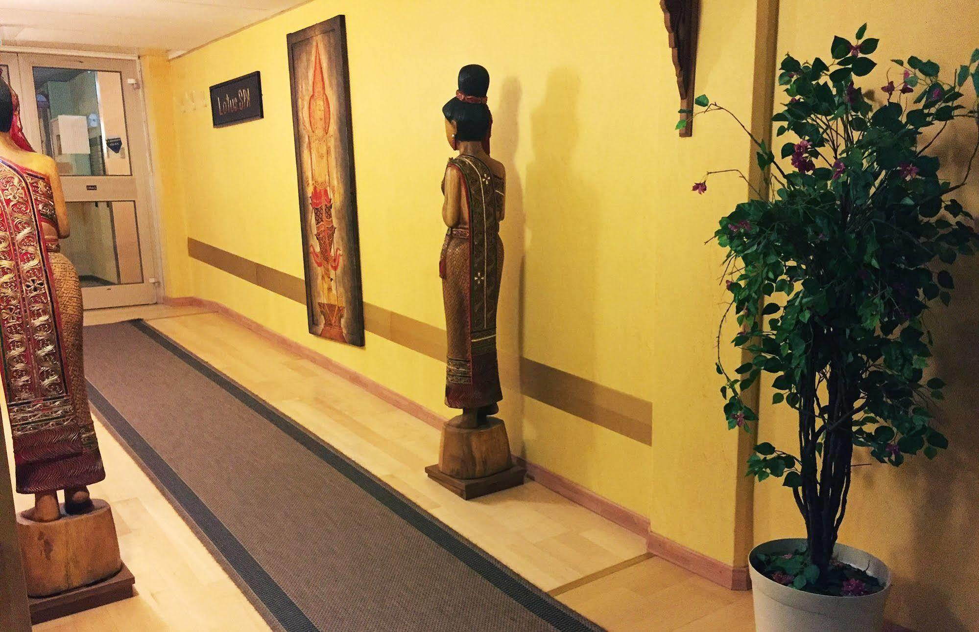 Hotell Kung Goesta By First Mora Bagian luar foto
