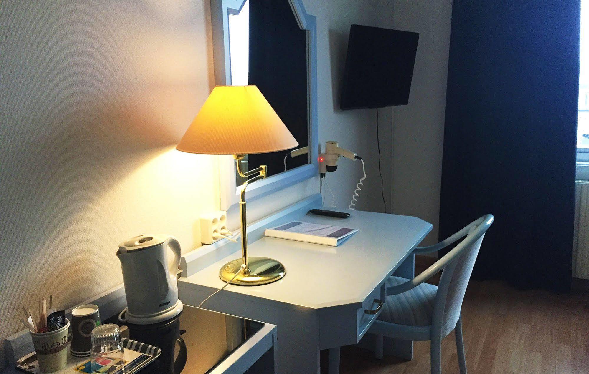 Hotell Kung Goesta By First Mora Bagian luar foto